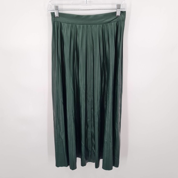 Zara green faux leather pleated maxi skirt size XS. - Picture 3 of 7